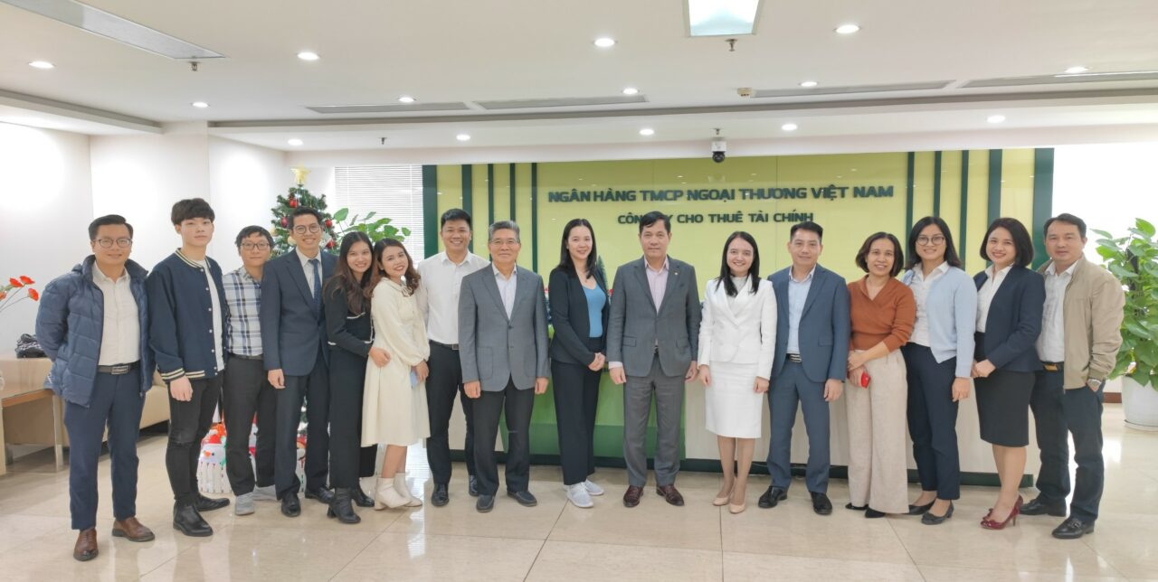 Hình ảnh thành viên tham dự buổi lễ Go-Live tại Vietcombank Leasing